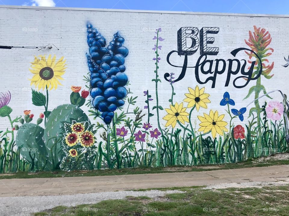 Artistic wall in East Texas ... be happy flower wall