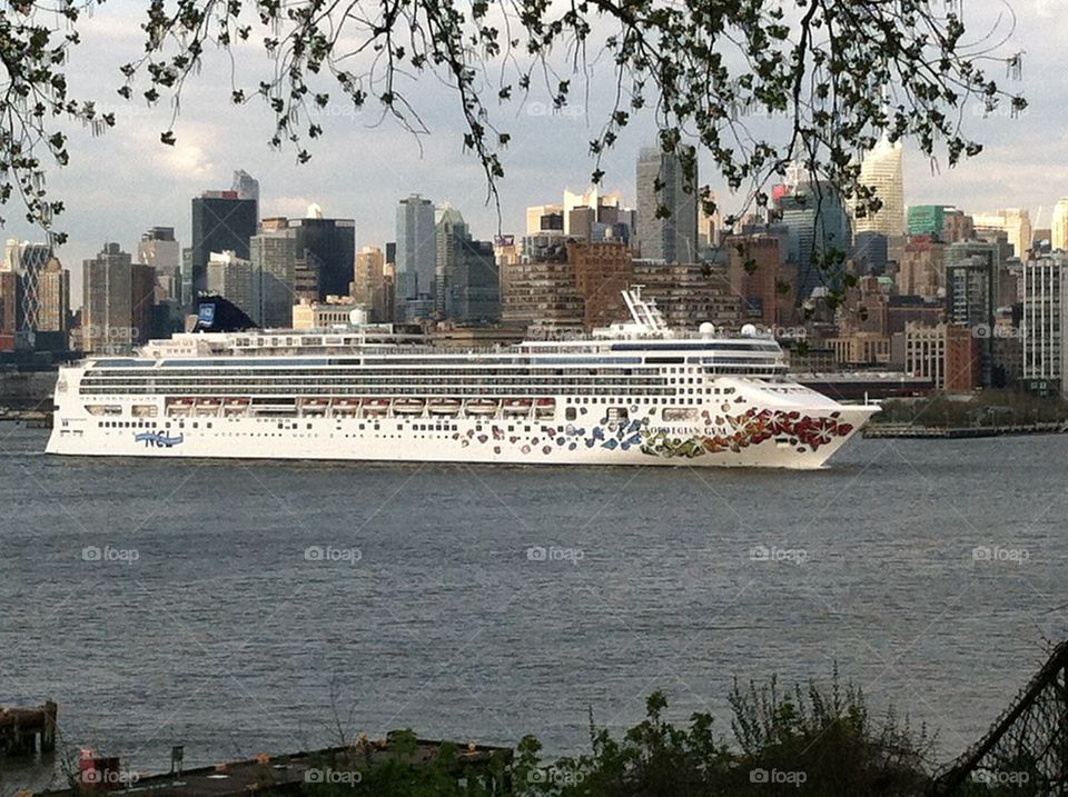 Hudson River cruise ship water trees