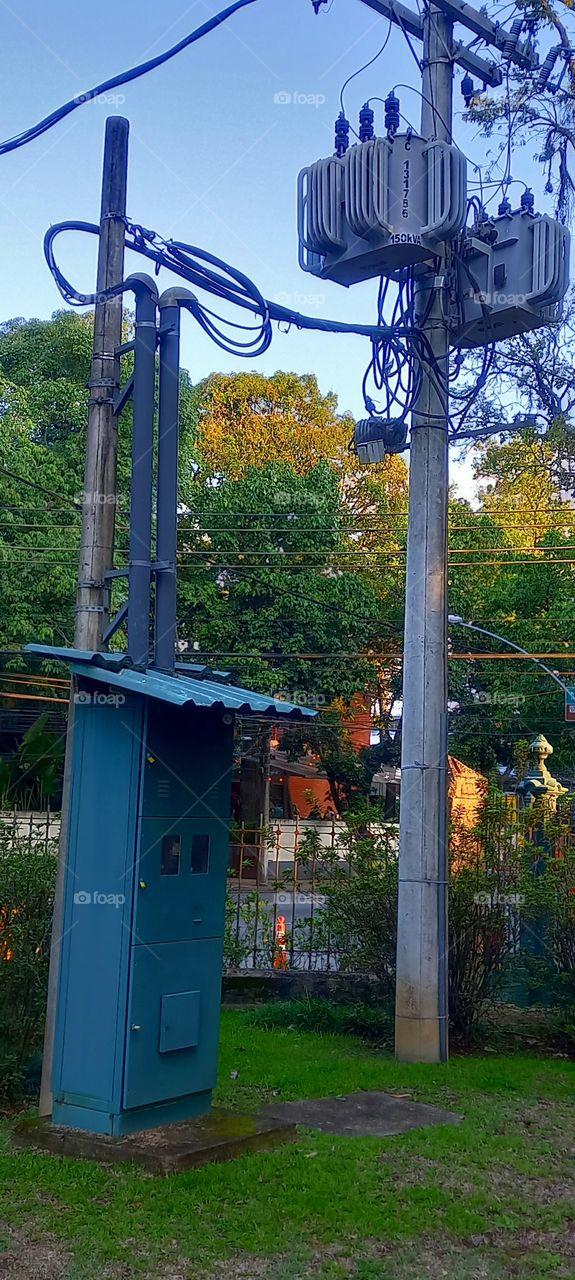 Ferro,  eletricidade e natureza