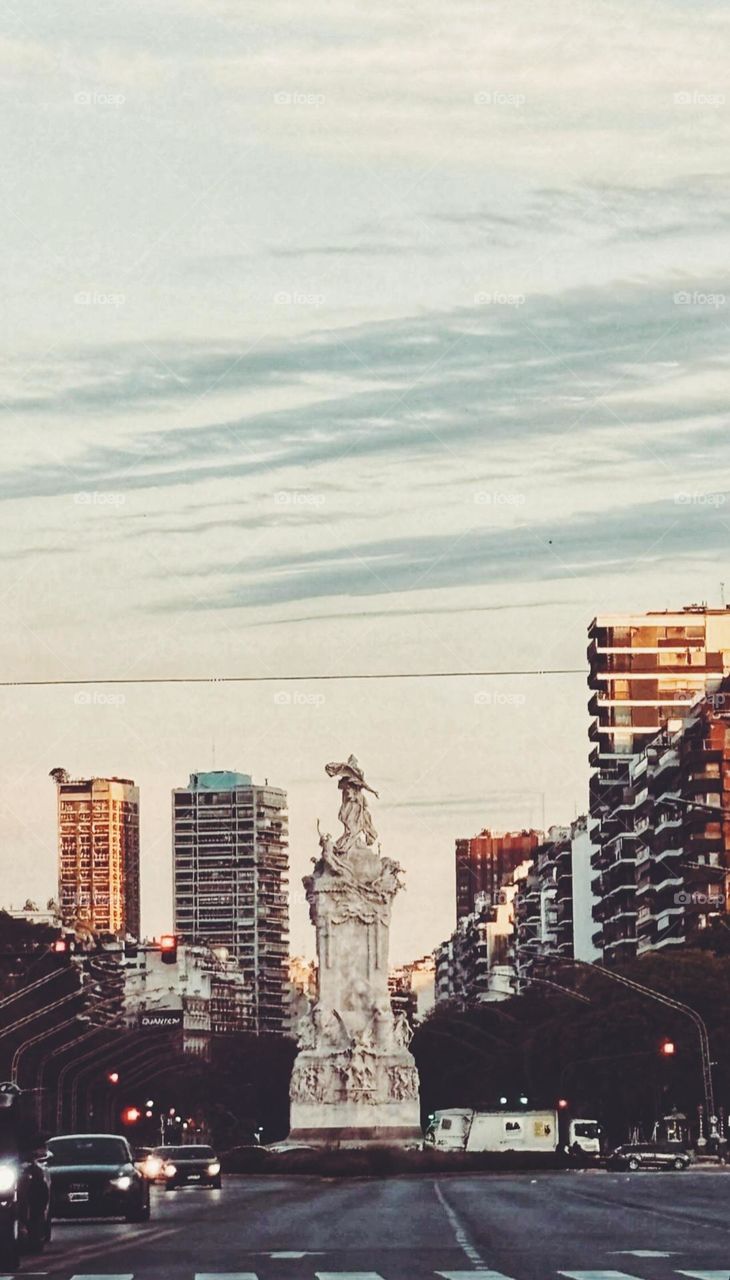 Monumento a los Españoles