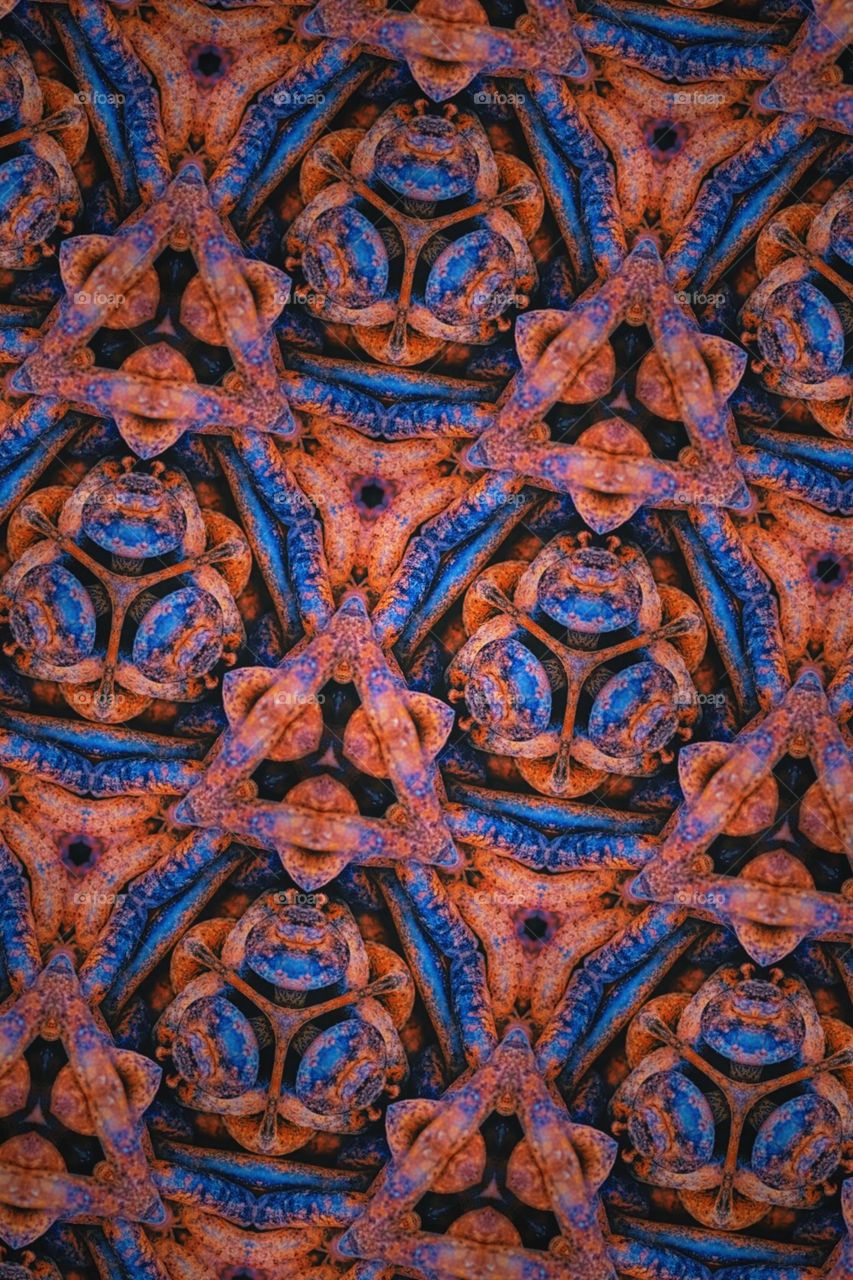 Chain kaleidoscope, patterns in the chain, designs in abandoned items, psychedelic kaleidoscope, bright and fun patterns, wallpaper for phone