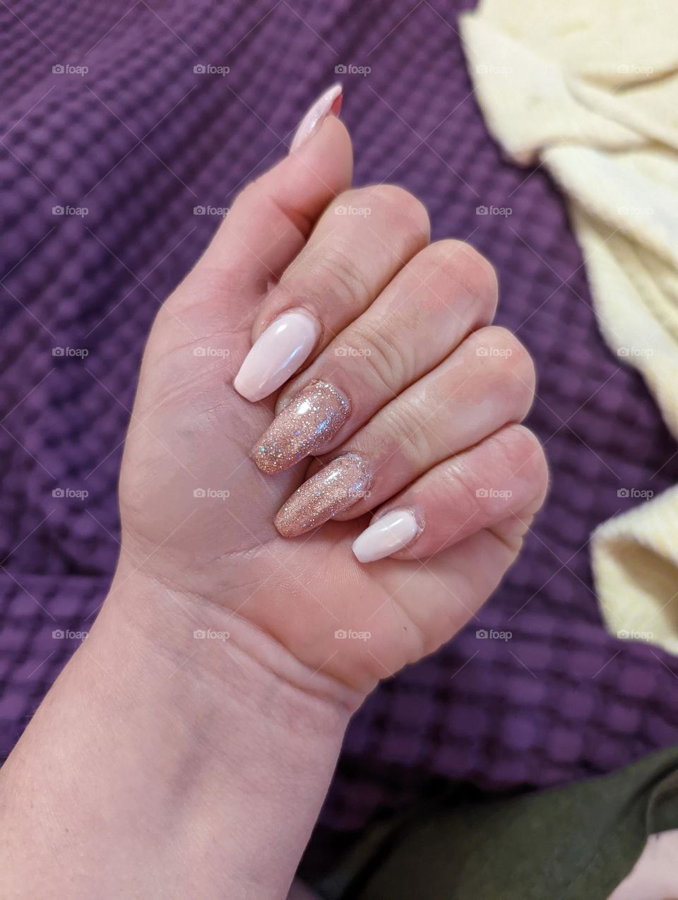 simple sparkly nail art