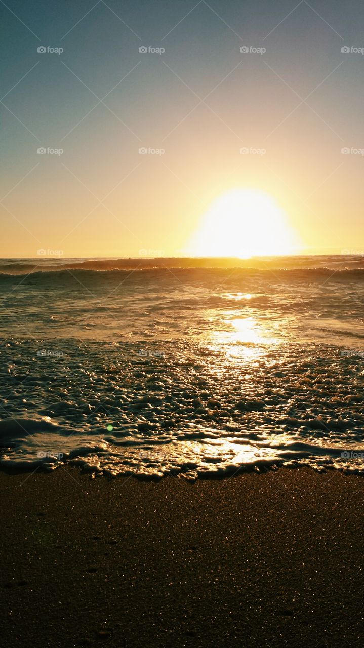 Gorgeous California sunset reflecting on the ocean