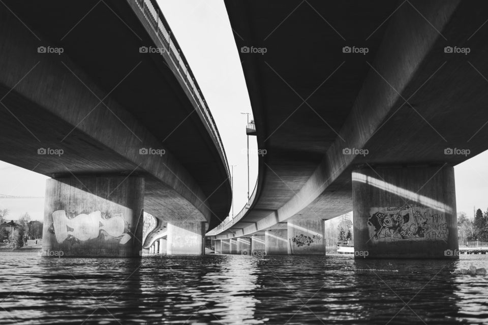 Under the bridge 