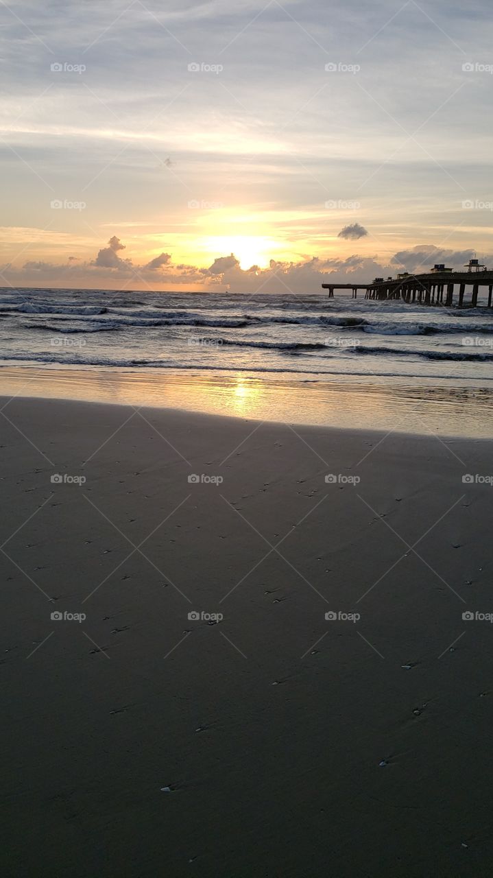 Nascer do sol na praia