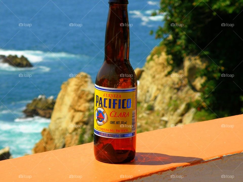 Drink at the cliff divers