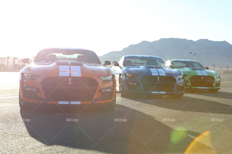 2020 Ford Mustang Shelby GT500 musclecar supercharged performance track racing street stripes road lensflare reflection 