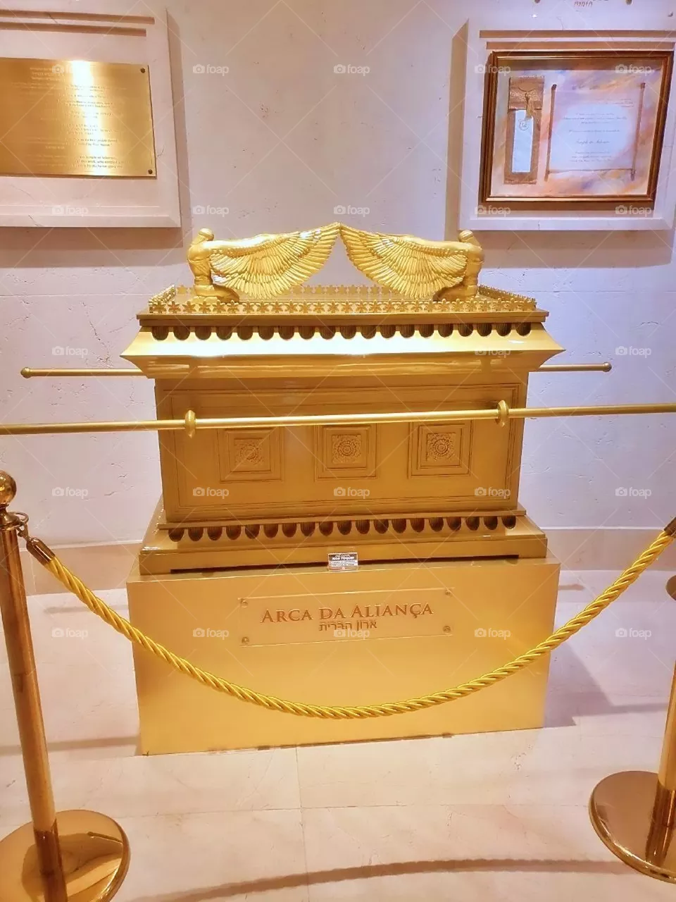 element linear symbol altar decoration famous people king covenant culture jesus worship tradition tourist israeli sacrifice nature menorah temple mount old city destination wall tabernacle biblical gold stone golden archeology israel history temple