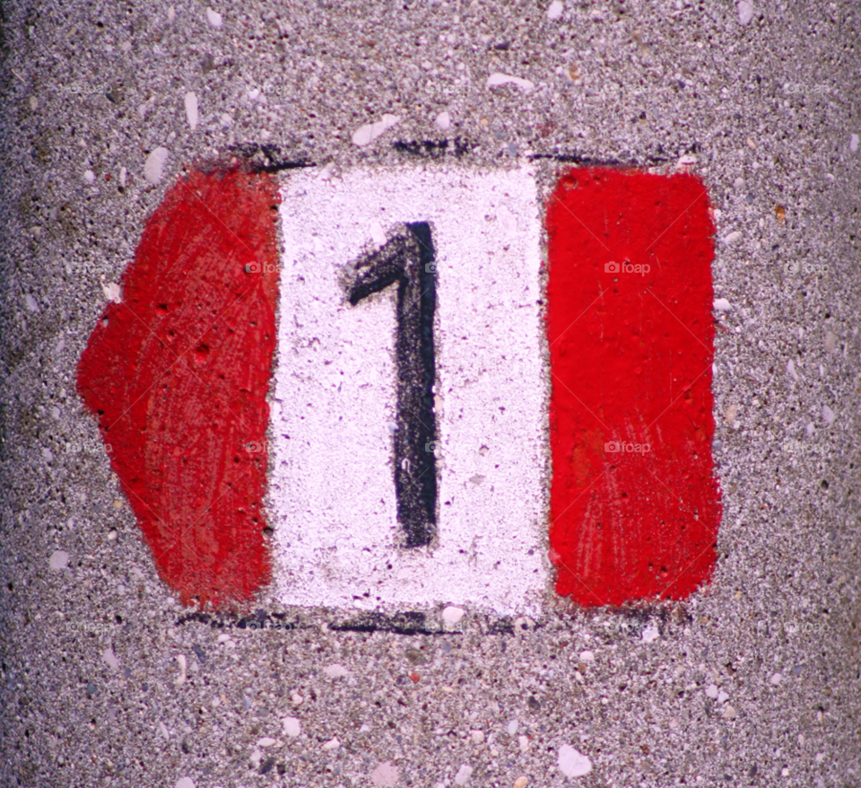 red white background one by adrianocastelli