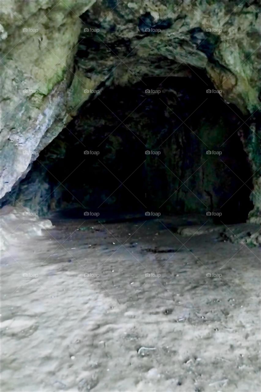 This leads to the „Steinkirche“, the Stone Church“ in „Harz National Park“ by „Scharzfeld“, „Harz“, „Saxony-Anhalt“ in former „E Germany“. A Christian church in the Middle Ages it was probably inhabited since the Stone Age. 2024. Hypnotic Productions