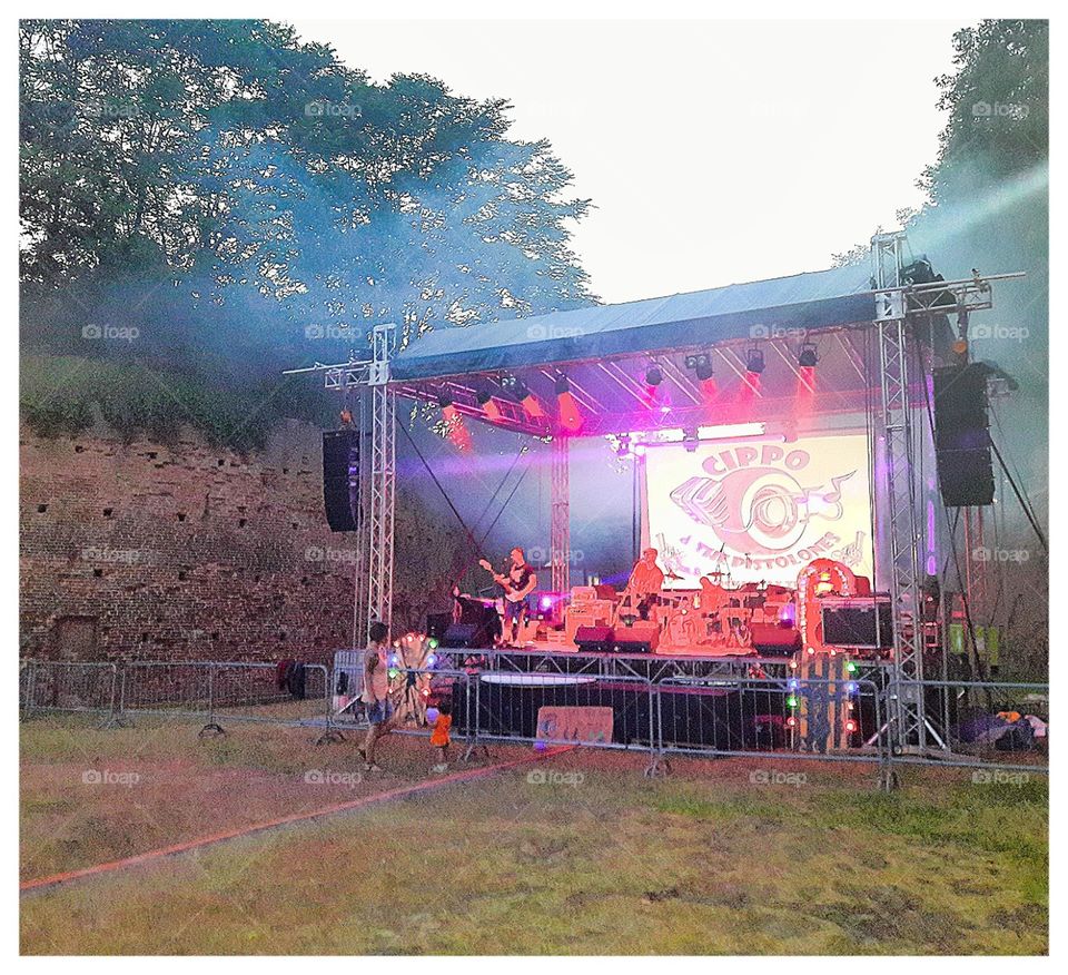 Cippo and the pistolones in concert