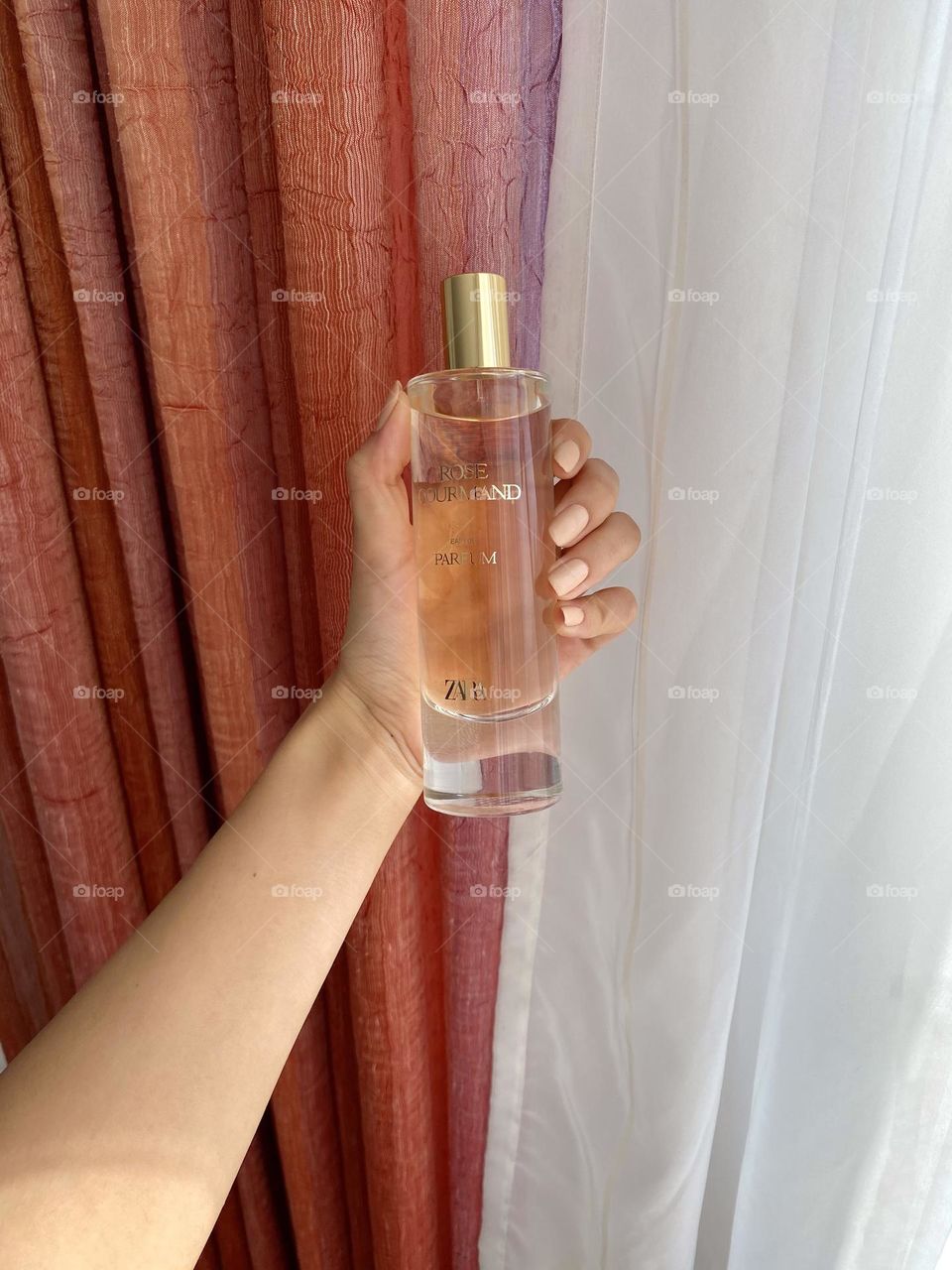 Perfect neutral vanilla color manicure is so clean and chic. Date or daily it is go for. Definitely classic