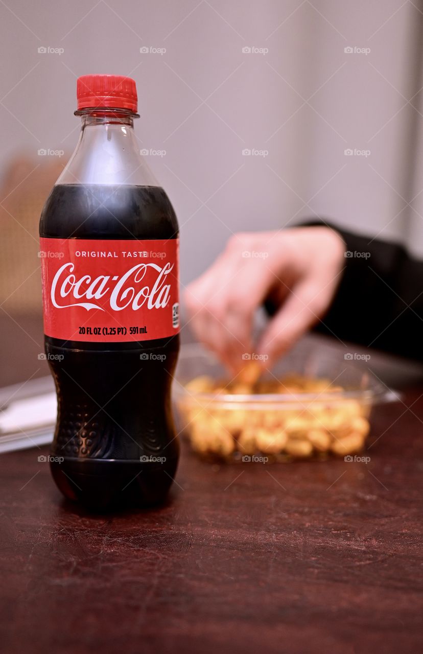 Snack night with Coca Cola at home 