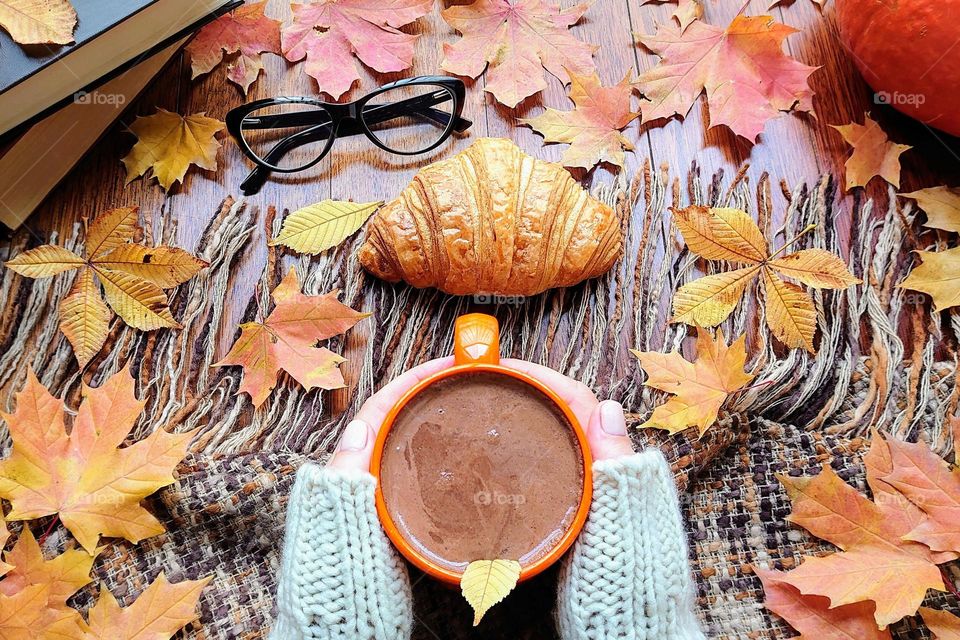 Autumn mood 🍁🍂 Hot chocolate 🍁🍂 Cozy vibe 🍁🍂