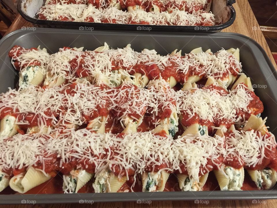 Making stuffed shells 