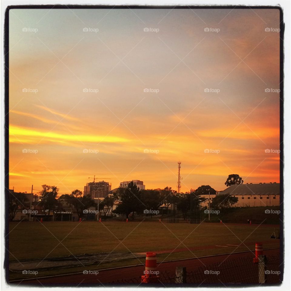 🌅Desperte, Jundiaí. 
Que a jornada diária possa valer a pena!
🍃
#sol #sun #sky #céu #photo #nature #morning #alvorada #natureza #horizonte #fotografia #pictureoftheday #paisagem #inspiração #amanhecer #mobgraphy #mobgrafia #Jundiaí #AmoJundiaí