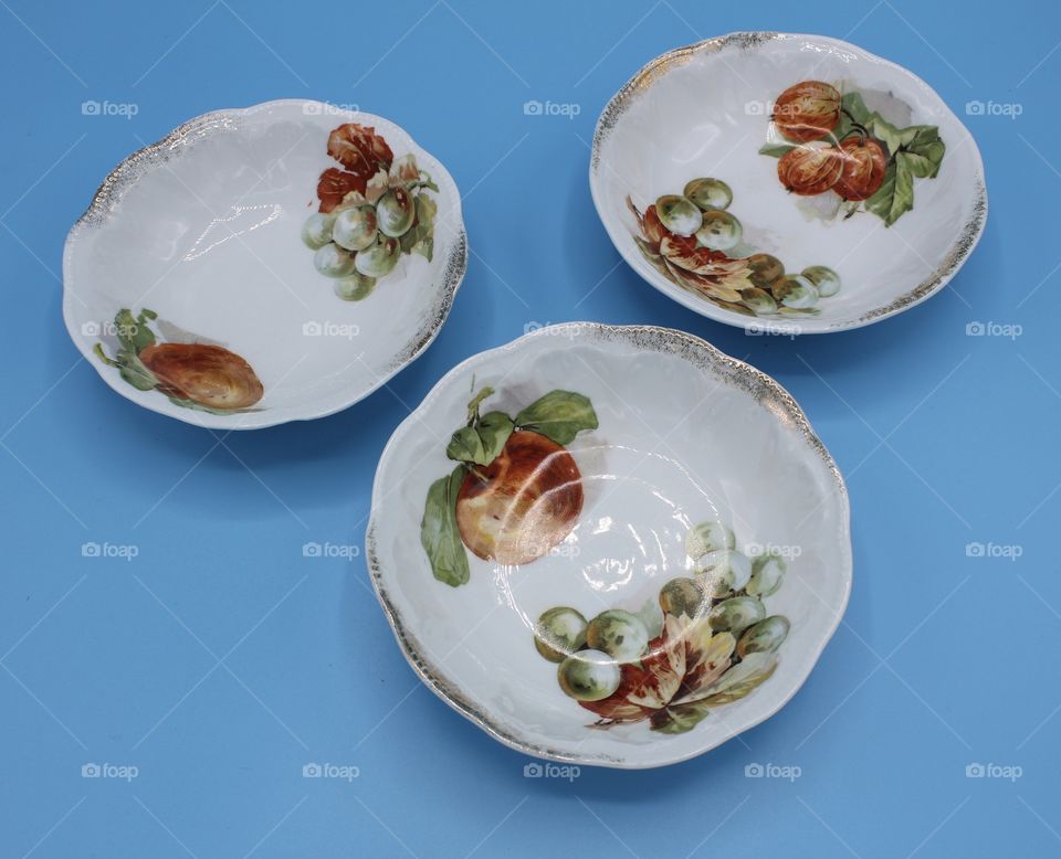 Set three china bowls