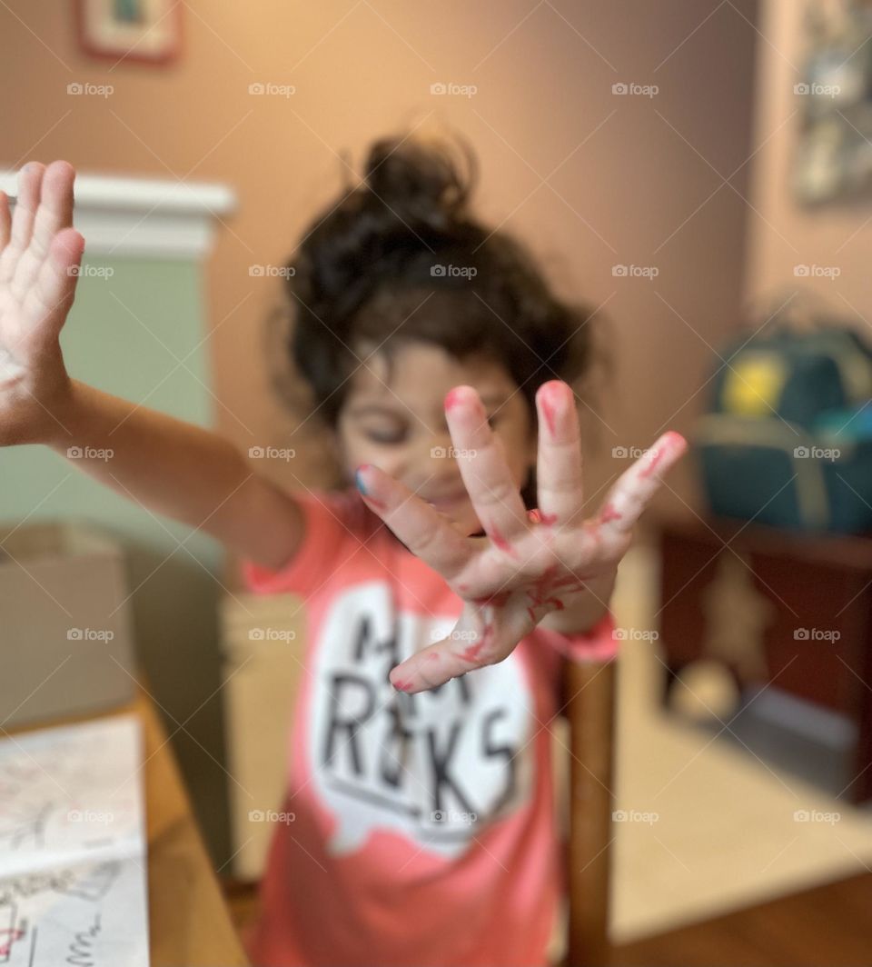 Child with marker all over hands, messy craft hands, toddlers making crafts, toddlers and markers, toddlers making messes, creativity with children 