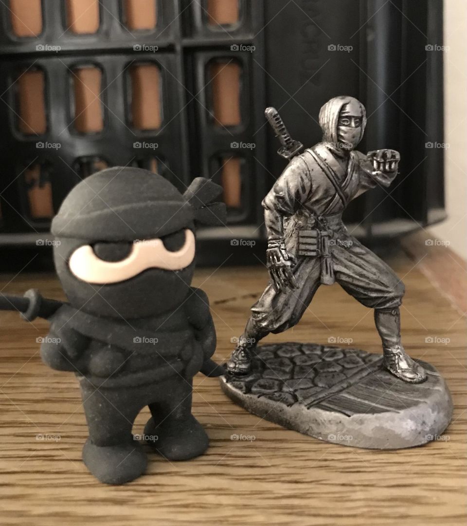 A pair of mini ninja figures. Together, they help spice up one’s home as martially extraordinary decor.