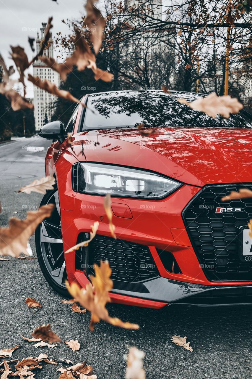 Red Audi RS5