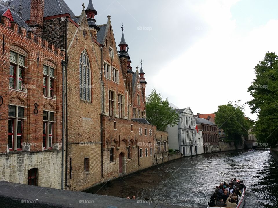 Bruges is the capital and largest city of the province of West Flanders in the Flemish Region of Belgium, in the northwest of the country.
Beautiful architecture!