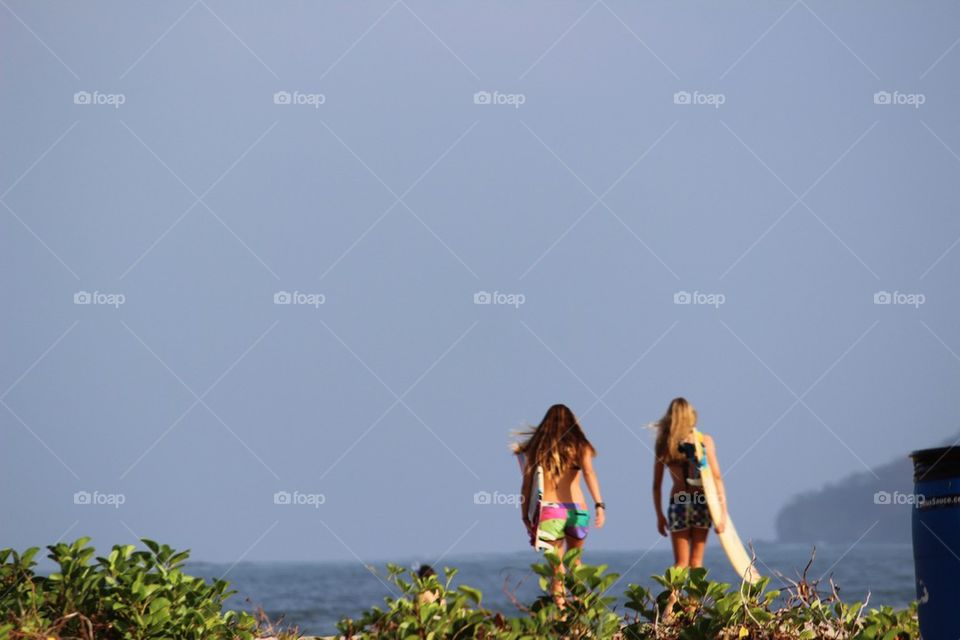 Surfer girls