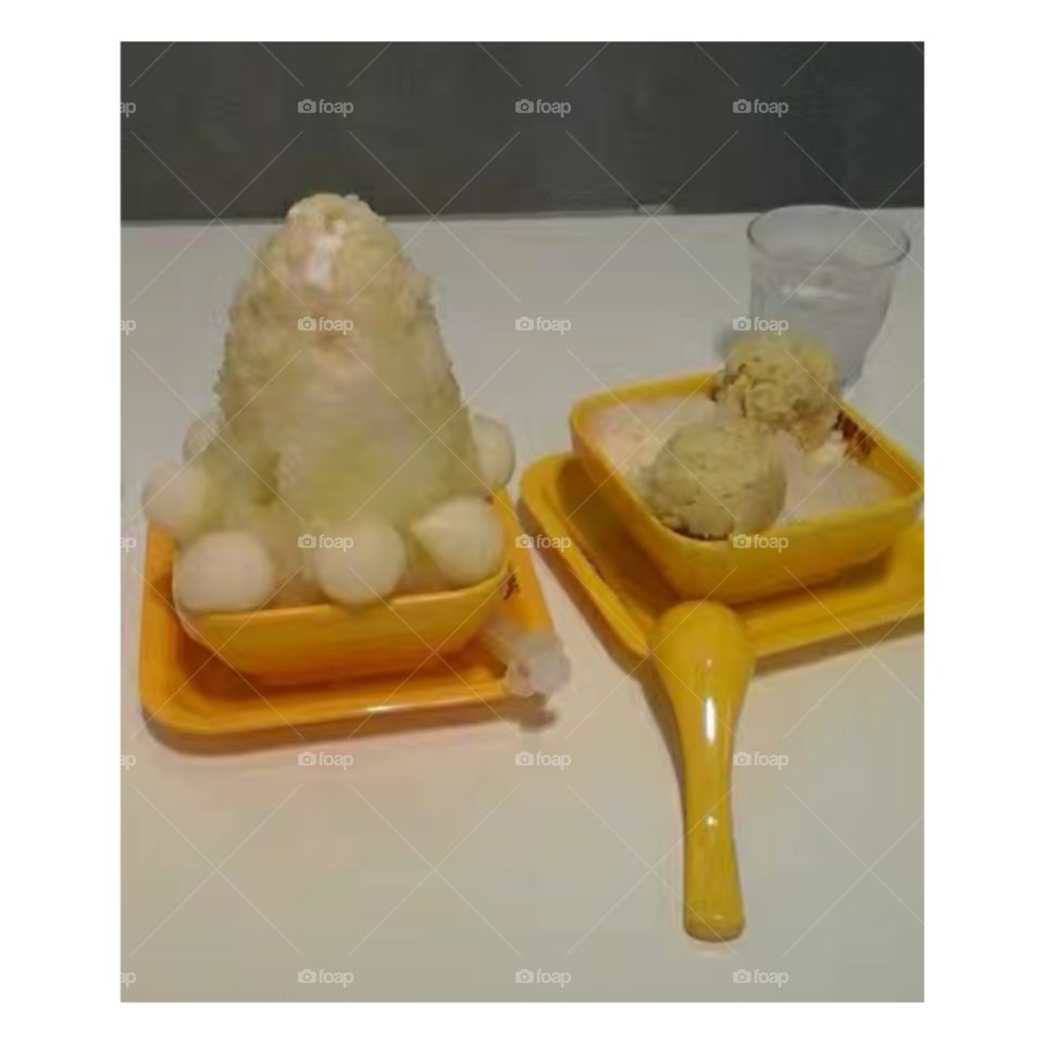 Malaysia desserts -durian ice cream and honeydew shaved snow