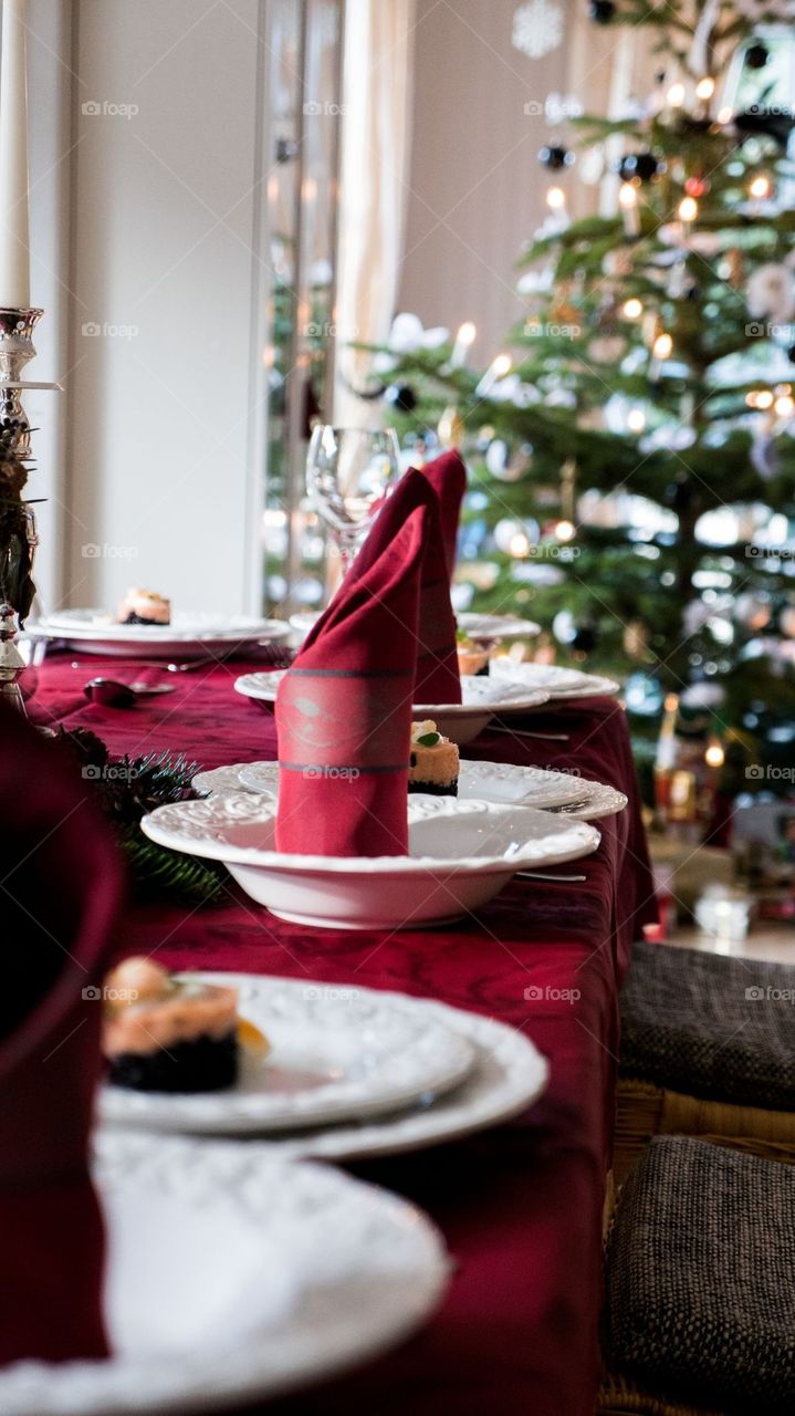 red table decoration