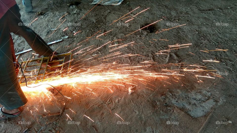 wending welder sparks