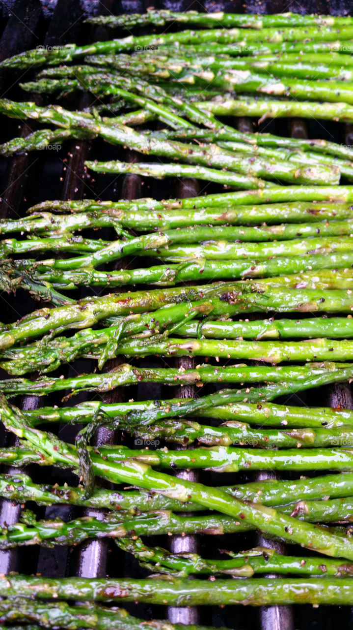 Grilling some asparagus