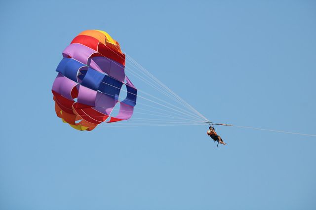 paragliding - fly high like a bird