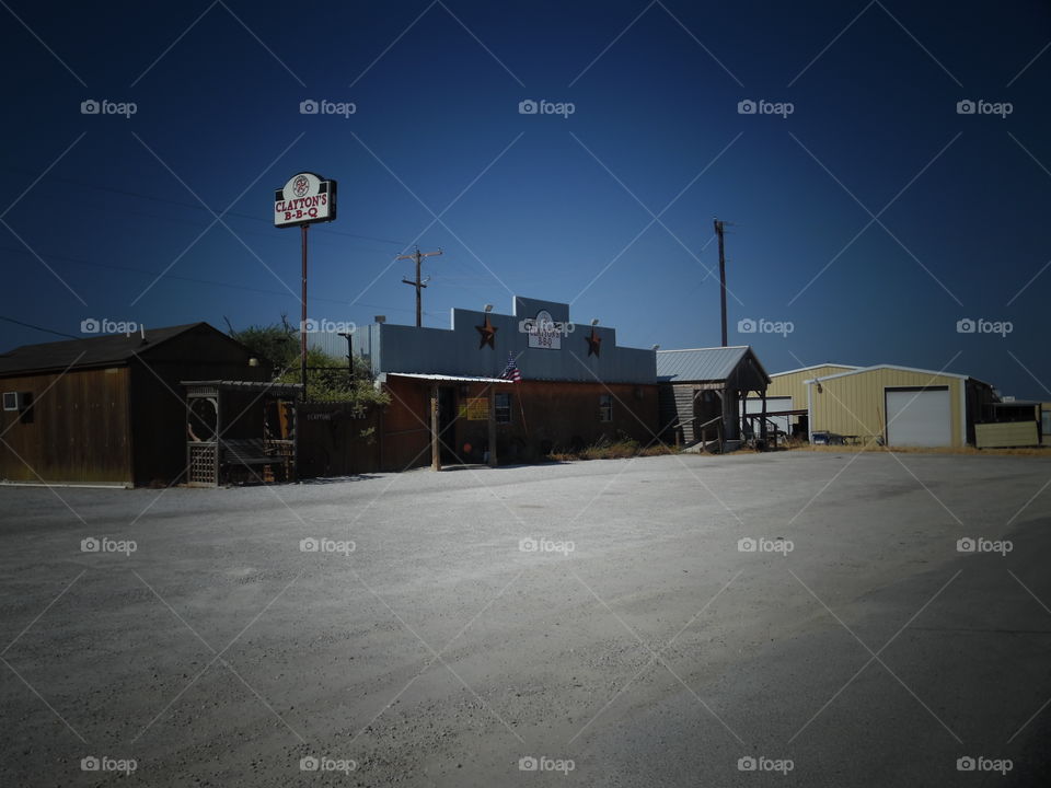 Clayton bbq. This is a good place to eat some BBQ. 👣 🚶 🏃 🔥 💨