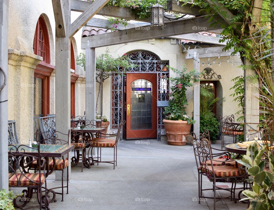Beautiful Brunch, the outdoor eating area at the Mission Inn in Riverside, California.