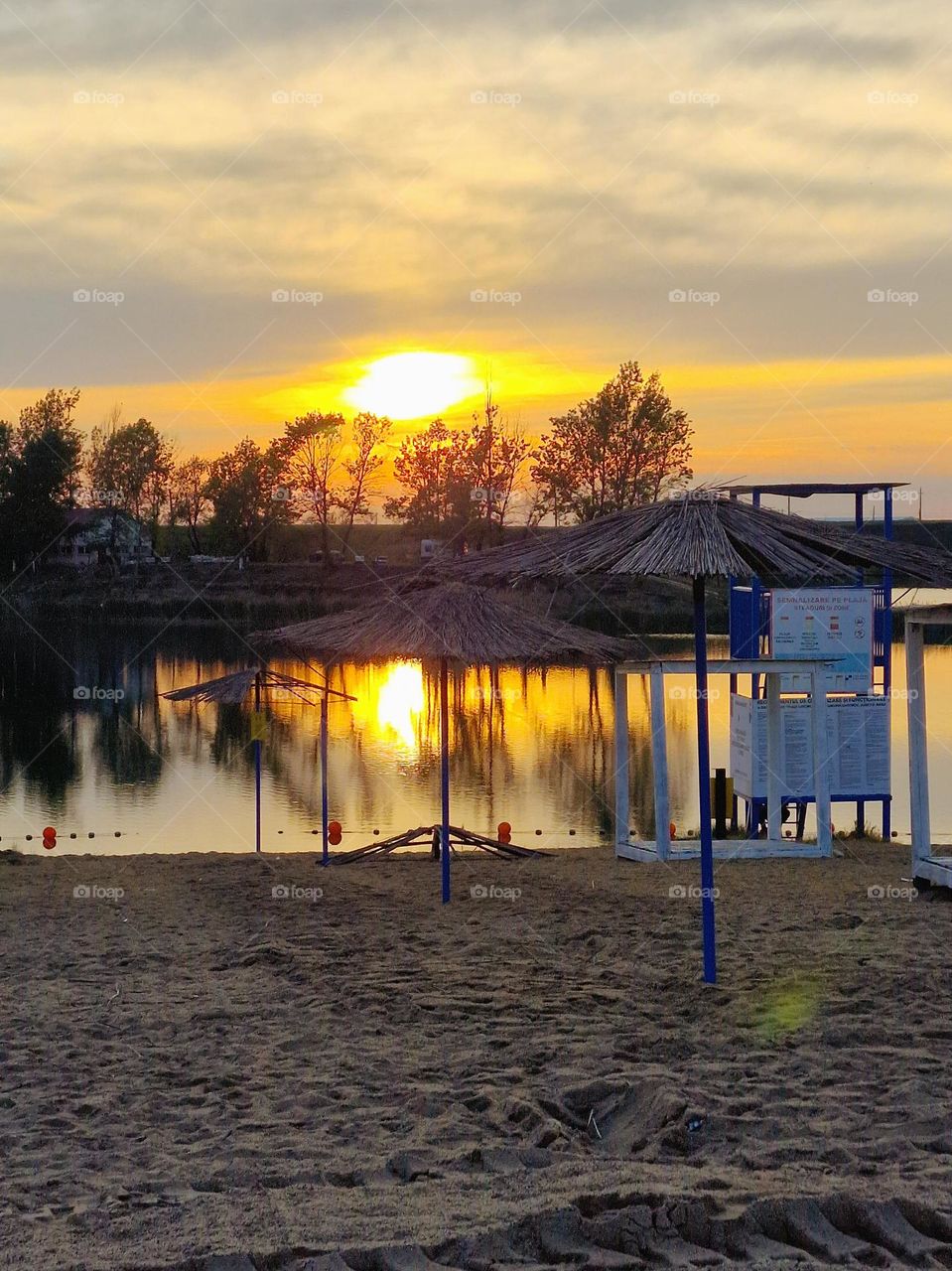 Ghioroc lake beach