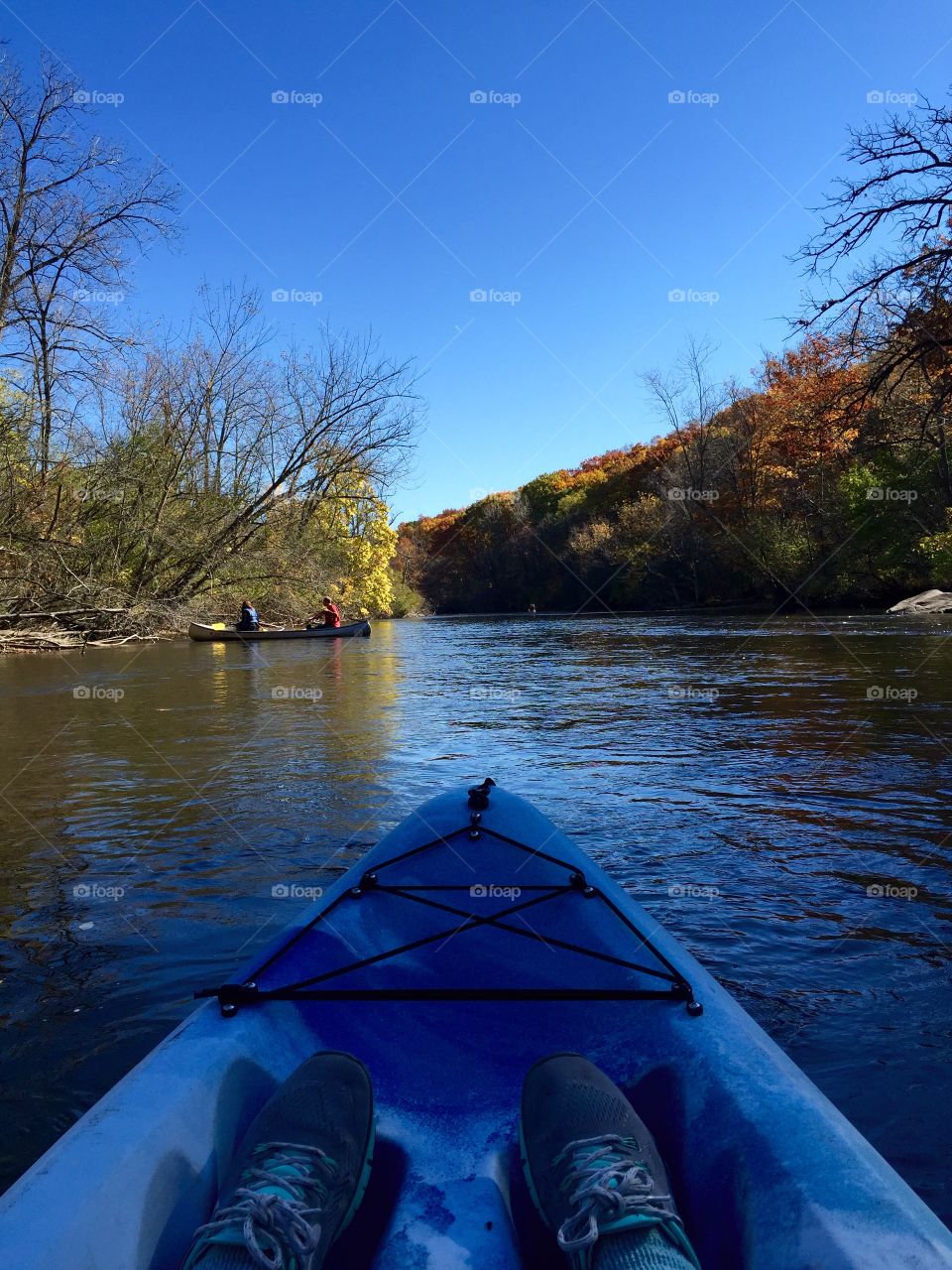 People canoeing 