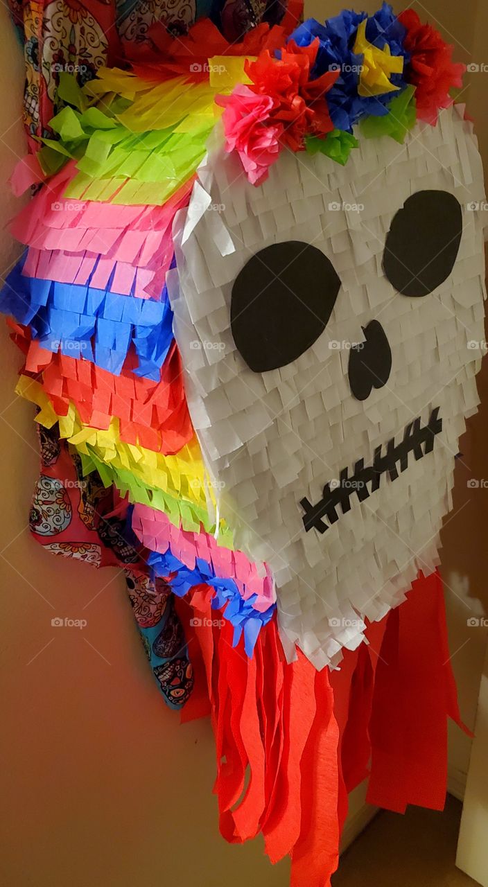 pinata skull