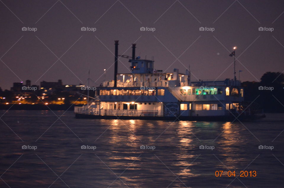 The Mississippi Queen dinner cruise before the Fourth of July fireworks! So petty!