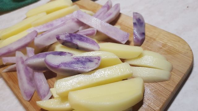 close-up slice potatoes