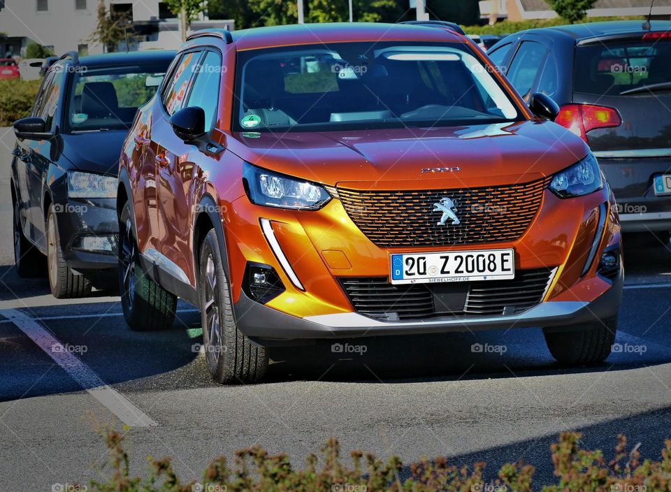 Peugeot 2008 orange