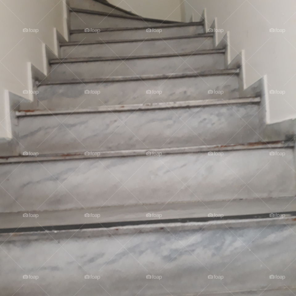 Escada Acima