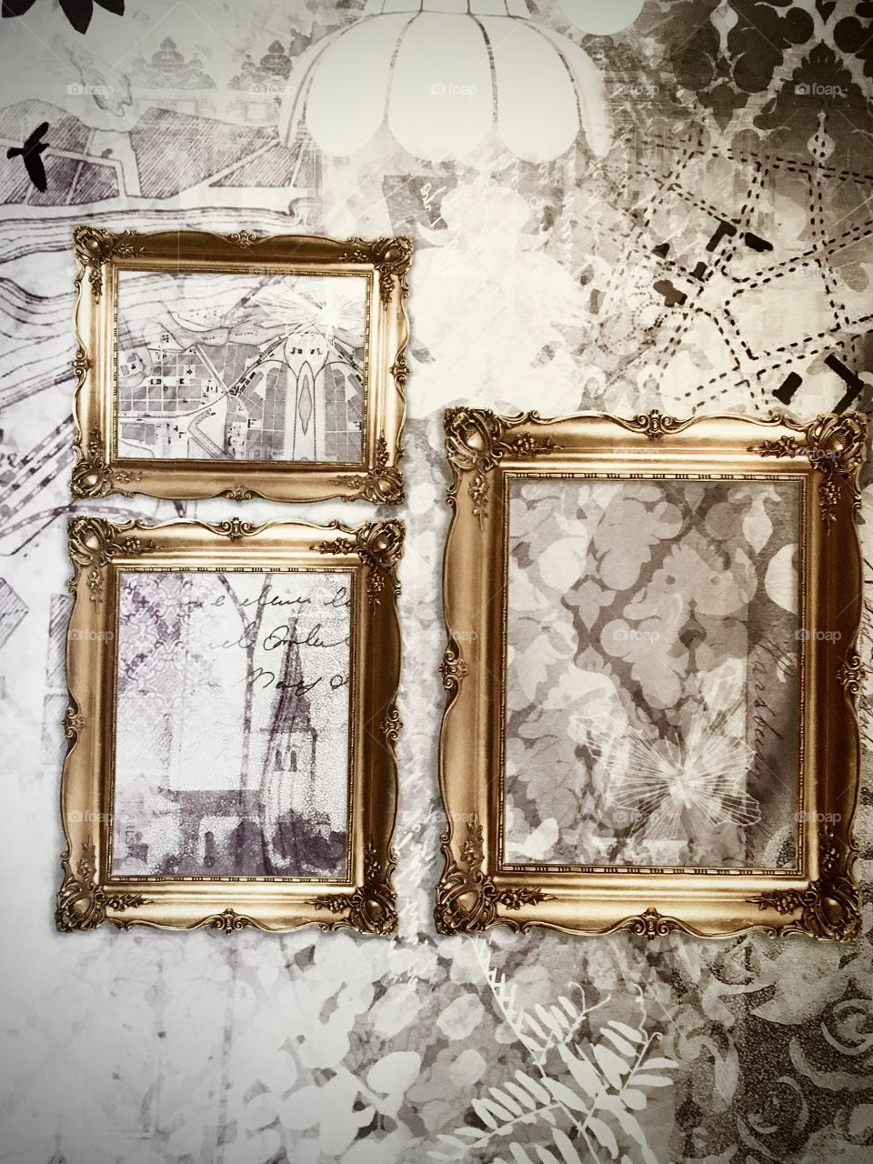 frames in a wallpaper