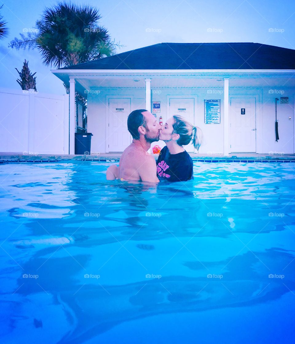 Pool kisses are the best 