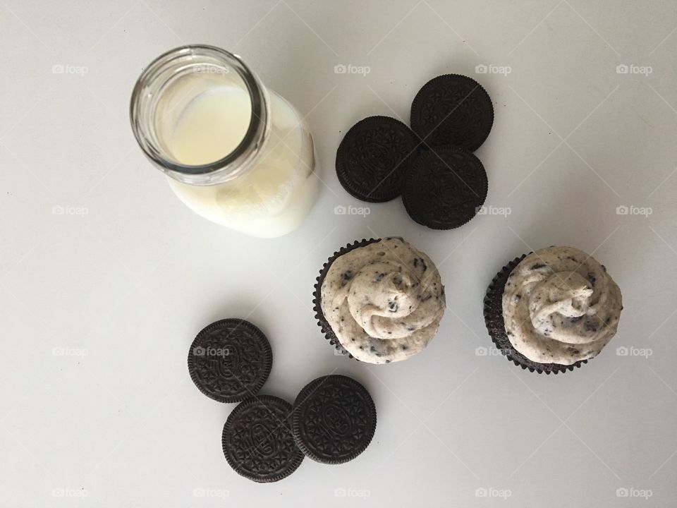 Chocolate Cupcakes with Oreo Buttercream Icing 