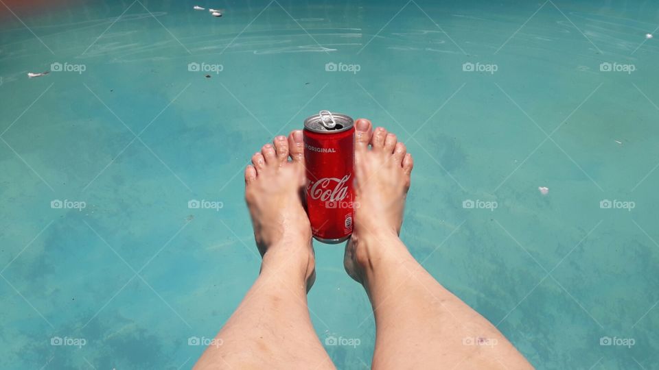 Coca Cola.    latinha
