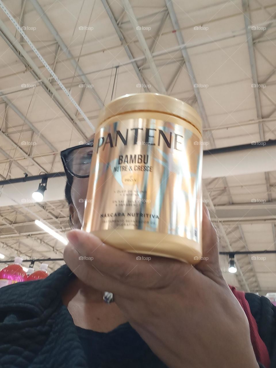 Máscara Nutritiva é essencial para reparar a queratina natural dos fios, evitando a quebra e a porosidade capilar. A máscara nutritiva Nutre& Cresce da PANTENE, potencializa a hidratação dos fios, deixando-os: fortes, brilhantes, macios e sedosos