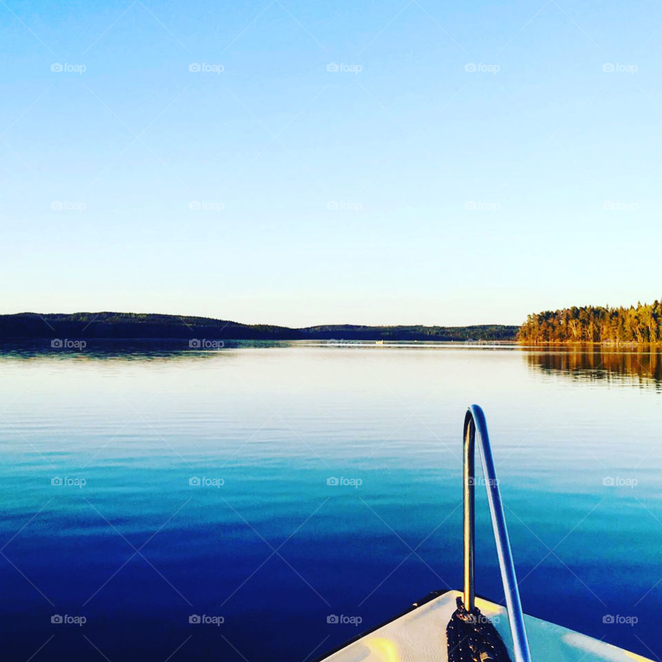 a harmonious day on the lake 