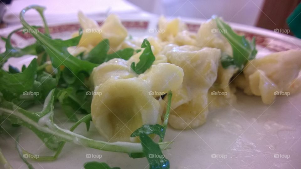 Ciuffetti alla panna e rucola