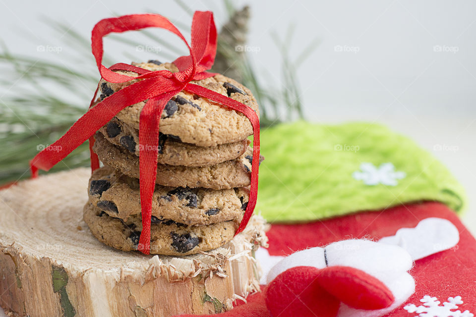 Chocolate cookie tied with ribbon