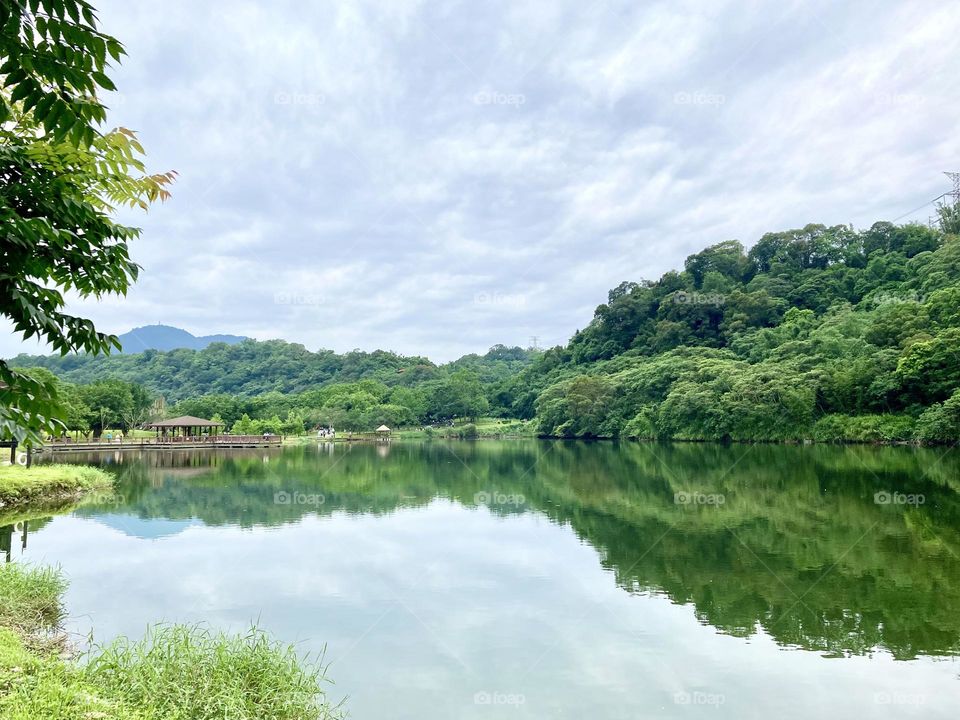 lakeside mountain view