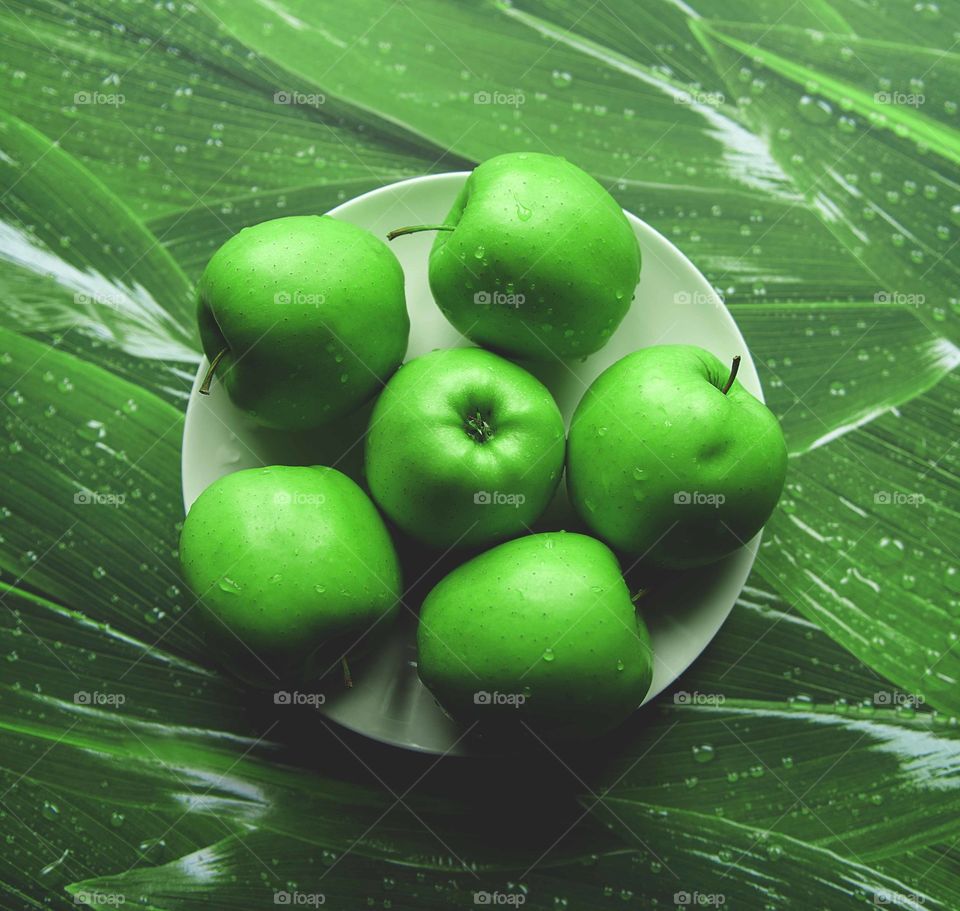 Green apples fruit